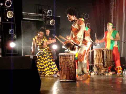 Fanta Konatê, Petit Mamady Keita e Troupe Djembedon - VIRADA CULTURAL 2009 - Marília - SP