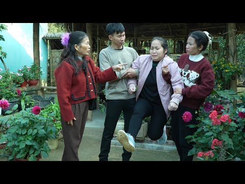 Linh's price came when Uri's mother and Tu Tieu did that to Linh. Lý Tử Tiêu 