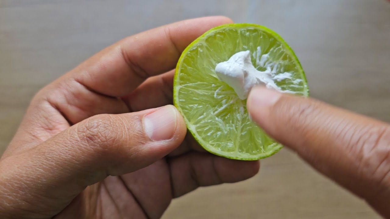 MORRIA E NÃO SABIA: É só passar pasta de dente no limão e nunca mais tive esse problema