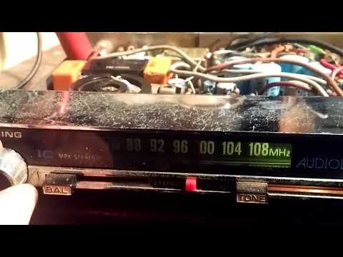 early 1980's Audiovox FMX-20 FM car radio