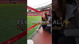 Download lagu First time holding Arsenal grass #viral #shortsviral #shortvideo #shorts #uk #london #holiday mp3