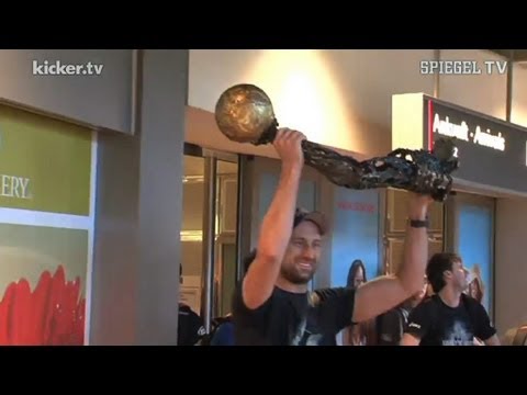 Champions-League-Sieger: HSV zurück in der Heimat | SPIEGEL TV