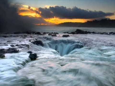 Richard Earnshaw Ft. Nina Jayne - Circles