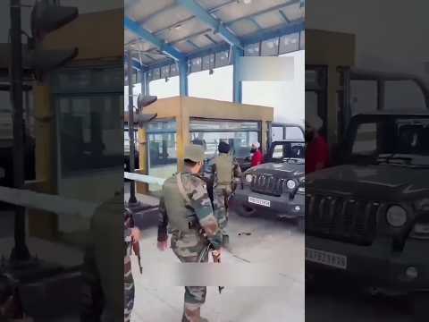 Army ko toll plaza par rok liya 😱 army vs toll plaza /army vs toll Tex #army #trending #shorts#viral
