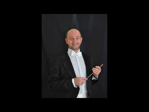 Valentino Favoino conducts intermezzo da Manon Lescaut