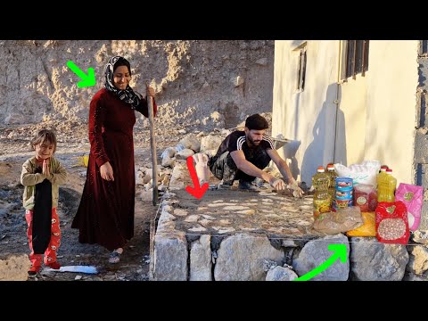 Winter Story: Ali builds a stone porch and the operator makes the family happy by bringing gifts ❄🏠🎁