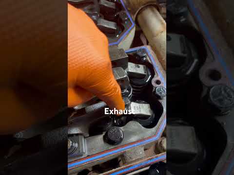 Cummins KTA 19 Cylinder Head Valve Set Up #cummins #diesel #cylinder #injector #engine #valve #usa