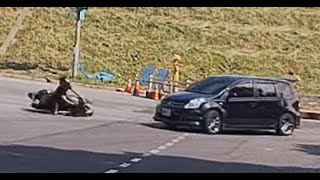 [問卦] 這是摩托車錯還是汽車錯？