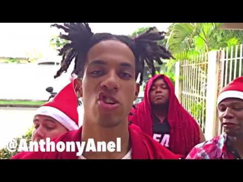 Bryant Myers Cantando en Navidad