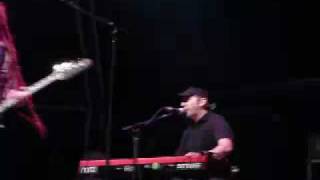 Levellers. Burn America burn. Arundel Castle. 22/8/08.