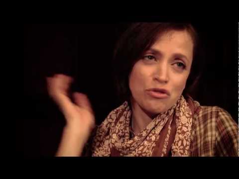 Weißes Kaninchen, Rotes Kaninchen - Anna Thalbach im Interview - oldenburger-lokalteil.de