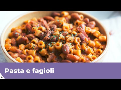 Pasta e Fagioli (soup with pasta and beans): authentic Italian recipe