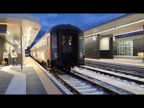 Carrozze Charter + D245.6119 in manovra a Reggio Calabria C.le