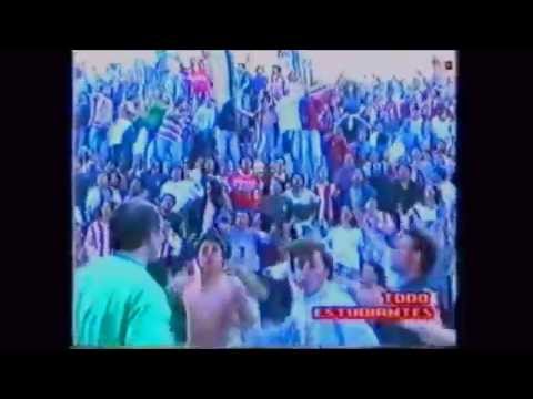 "Muchas veces fui preso y muchas veces llore por vos â™ªâ™ª" Barra: Los Leales &bull; Club: Estudiantes de La Plata