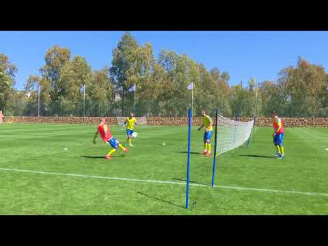 Андрій Шевченко та збірники грають у тенісбол