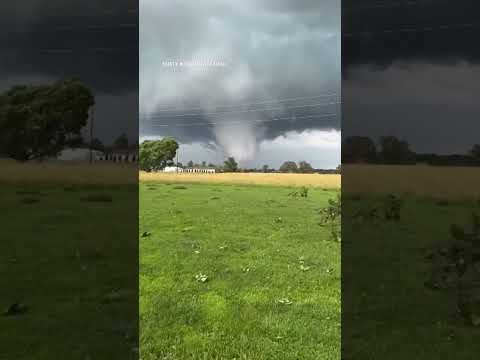 Tornado tears through Southern Illinois