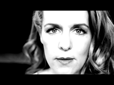 Sofia Karlsson - Till soldaterna (Officiell Musikvideo)