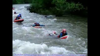 preview picture of video 'Kayak et Hydrospeed ou nage en eau vive à Bidarray'