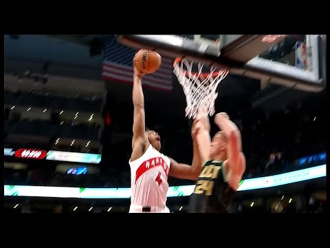 Scottie Barnes JUST POSTERIZED Mason Plumlee 🔥🔥 - Raptors vs Hornets | 1/10/2023
