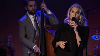 Tributo a Nina Simone (&quot;Nobody&#39;s Fault But Mine&quot;)