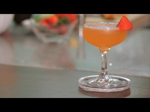 How to Make a Strawberry Daiquiri | Cocktail Recipes