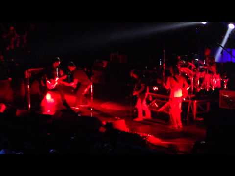 Pearl Jam - Gonna See My Friend - The Spectrum, Philadelphia, PA-10/30/09-Night 3
