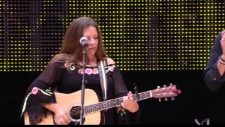 Carlene Carter - Troublesome Waters (Live at Farm Aid 2013)