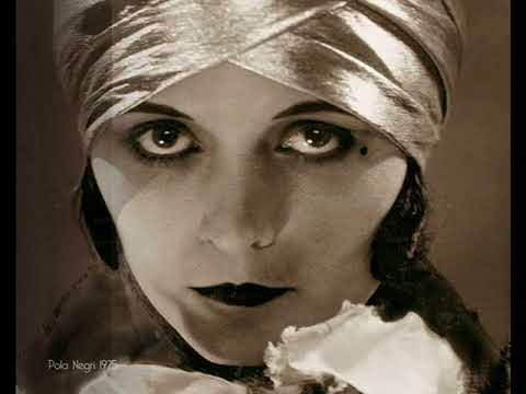 Pola Negri 1936:  Wenn die Sonne hinter den Dächern versinkt (When The Sun Sinks Behind The Roofs)