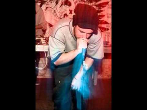 Sadomas - Autokratoras sthn skoni sou ton throno