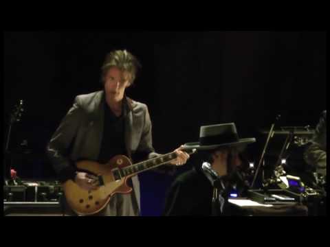 BOB  DYLAN & his BAND LE GRAND REX PARIS FRANCE NOVEMBER 12, 2013