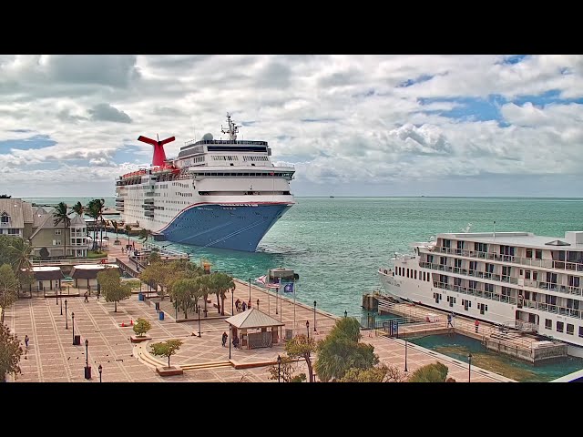 フロリダ・キーウェスト港 クルーズ船とカリブ海