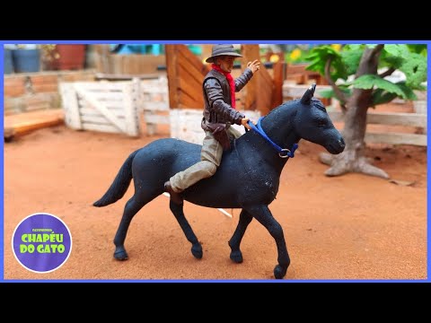 Fazenda de Brinquedo INCRÍVEL: Domando O Indomável Cavalo Tordilho Negro