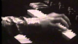 Steve Winwood - 1968 - Beat Club (w Traffic) - 40,000 Headmen (2m 28s, B&W; good quality).mpg