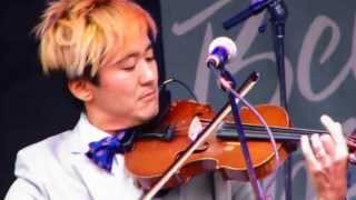 Kishi Bashi "Intro / Pathos, Pathos" live at Bele Chere in Asheville 7/27/13