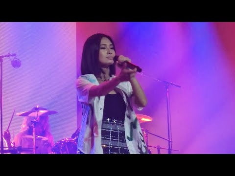 231010 NIKI - high school in jakarta @ NICOLE WORLD TOUR in amsterdam [4K FANCAM]