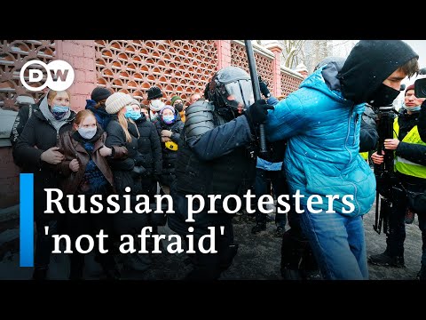 Navalny in a Russian court: What is he up against? | DW News