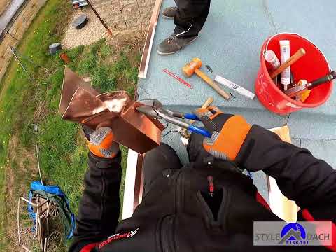 Kupfer Ortgangbleche und Kappleiste an Bauder PlantE Flachdach installieren - Fensterbank