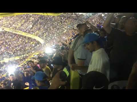 "Entra La 12 (EXPLOTA) - Boca Newells 2018" Barra: La 12 • Club: Boca Juniors