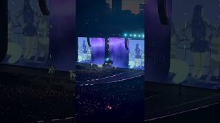 Download lagu Jisoo singing EYES CLOSED with fans mp3