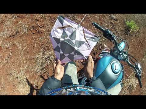 ACHANDO  UMA PIPA PERDIDA NO ROLE COM  A MOTO DE WHEELING