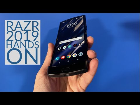 Crazy Cool: Motorola Razr 2019 Foldable Phone Hands On