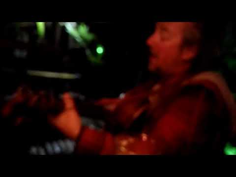 Jamming session on the bar with Andy, Cameron and... La Chouffe