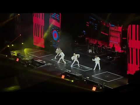 [FANCAM] WINNER - Love Me, Love Me Cross Tour in Manila