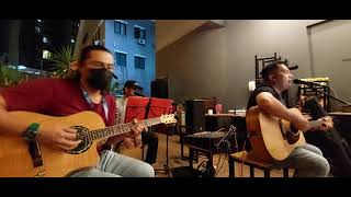 Download lagu Biarku Menjadi Lilin (Pelangi) Live Busking At Mioskitchen mp3