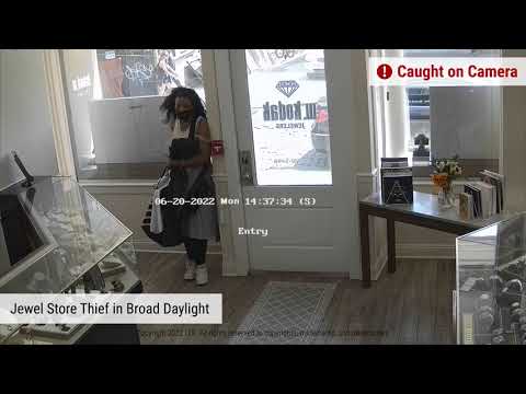 Jewel Store Thief in Broad Daylight