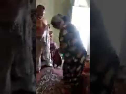 zapal qizi otasini boshqa ayol bilan yotganda ushlab oldi