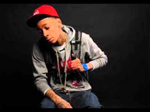 OFFICIAL VIDEO Wiz Khalifa Ft. T-Pain, Fabolous, Young Jeezy, Maino - Black And Yellow REMIX