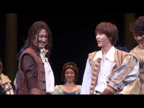 101223 The Three Musketeers curtain call (Kyuhyun focused)