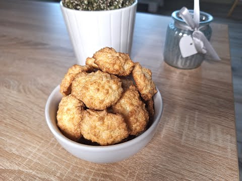 I had egg whites left, I had coconut flakes - I made COCONUTS COOKIES!