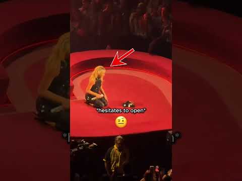 Sabrina Carpenter Stage Moments 😳